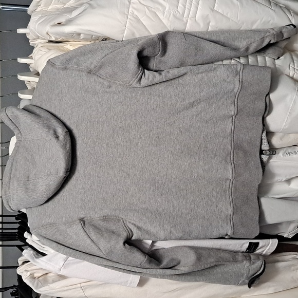 Isaora Hoodie Size Large Grey - Picture 2 of 7